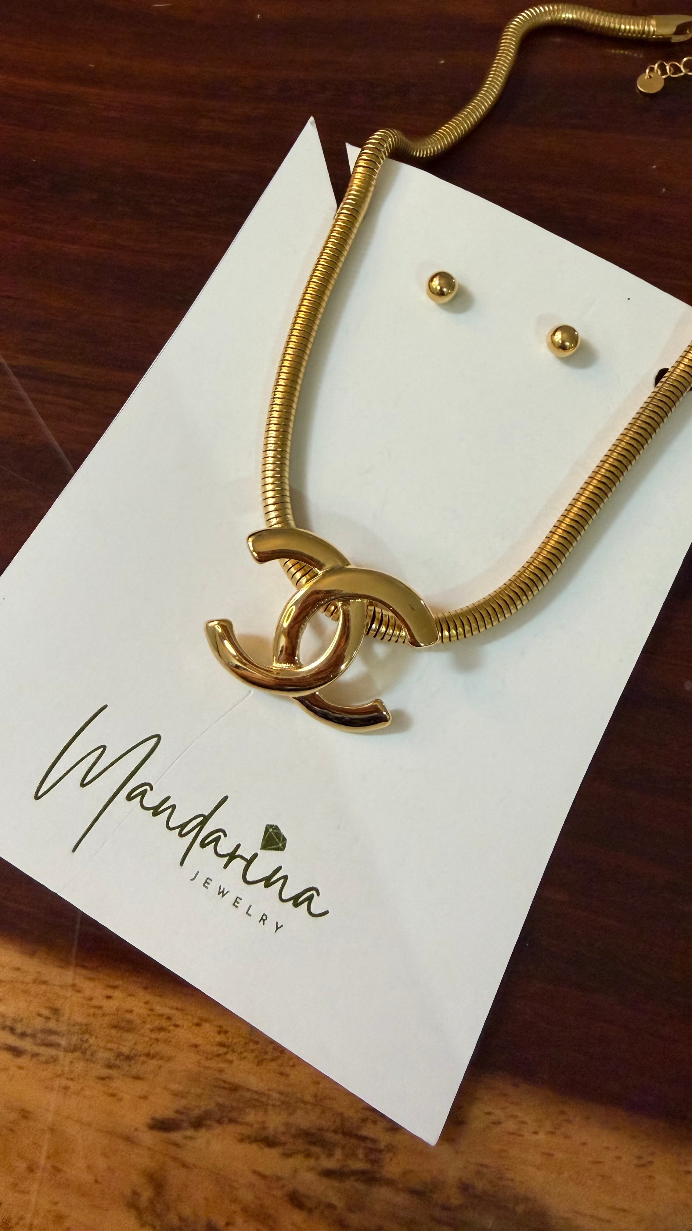 Collar tipo chanel