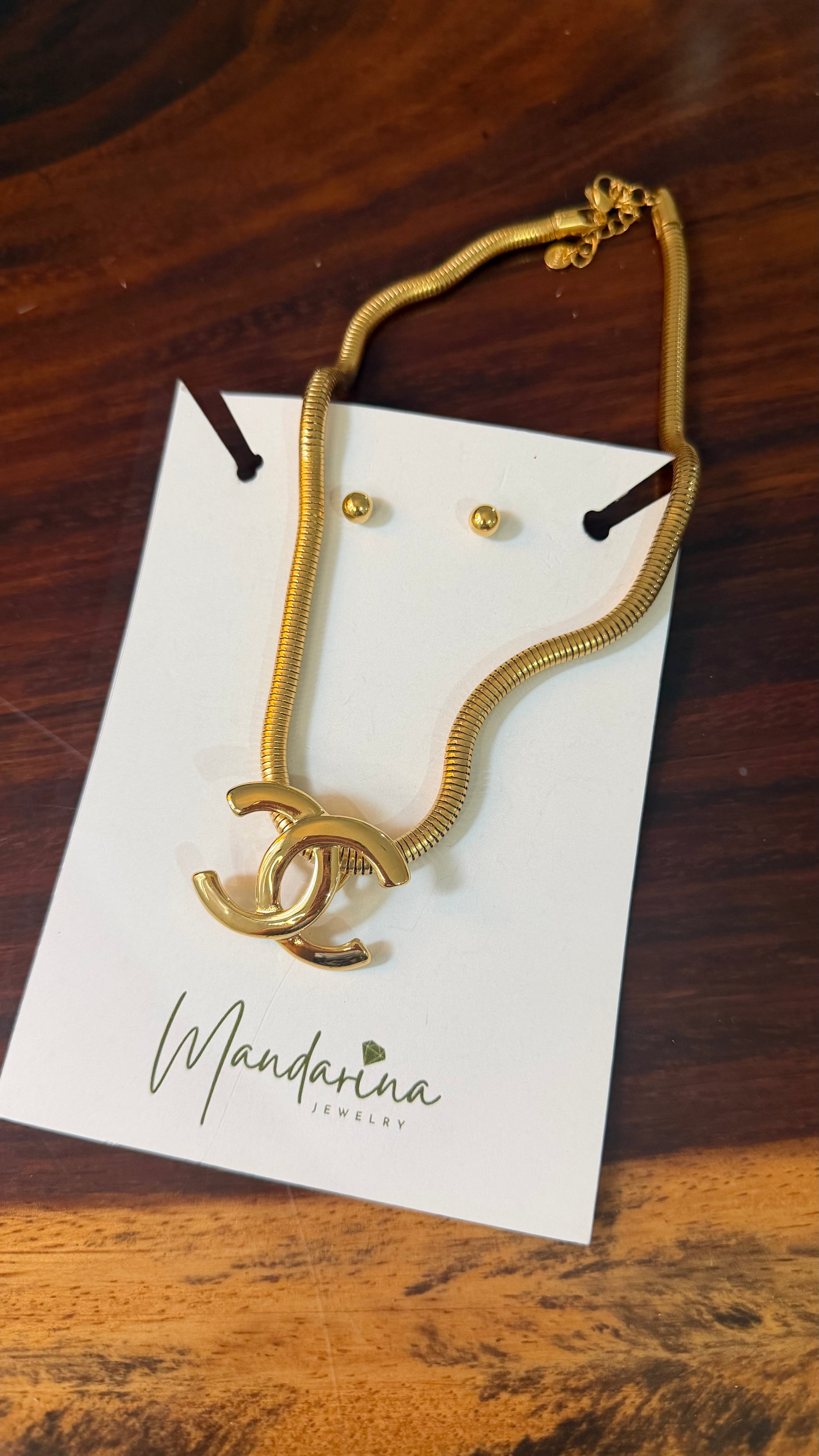 Collar tipo chanel