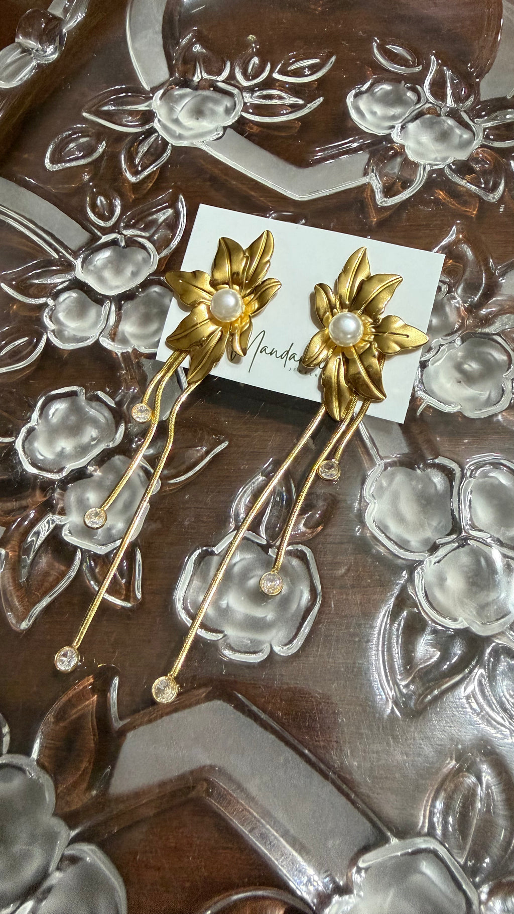 Aretes flor dorada